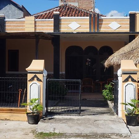 Arriani Homestay Karimunjawa Exterior photo